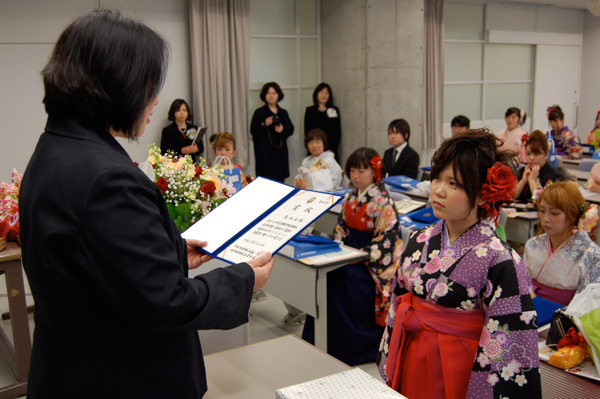 平成26年度食物栄養専攻卒業証書授与式が行われました