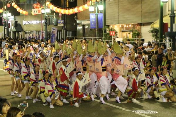 阿波踊り部 四国大学連 が乱舞を繰り広げました 四国大学