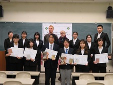第17回英語スピーチコンテスト「吉野川杯」および第12回英語レシテーションコンテスト「眉山杯」を開催しました
