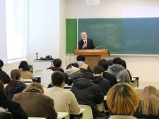 経営情報学科「租税法」で四国税理士会徳島県連の税理士による実践的な講義が行われました