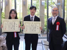 日本文学科の学生が「第19回とくしま文学賞」表彰式に出席しました