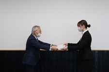 本学の学生が徳島市学生生徒補導連絡協議会より表彰を受けました