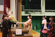 「令和4年度　卒業証書・学位記授与式」を実施しました
