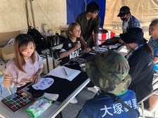 書道文化学科の学生が徳島ヴォルティスのホームゲームイベントでワークショップを実施しました