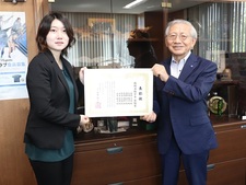 メディア情報学科4年⽣の島内悠⾐さんが発表した論⽂が「地域活性学会第15回研究⼤会」で奨励賞を受賞しました