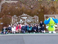 人間生活科学科の学生が制作した海陽町鞆浦の苔アートが完成しました