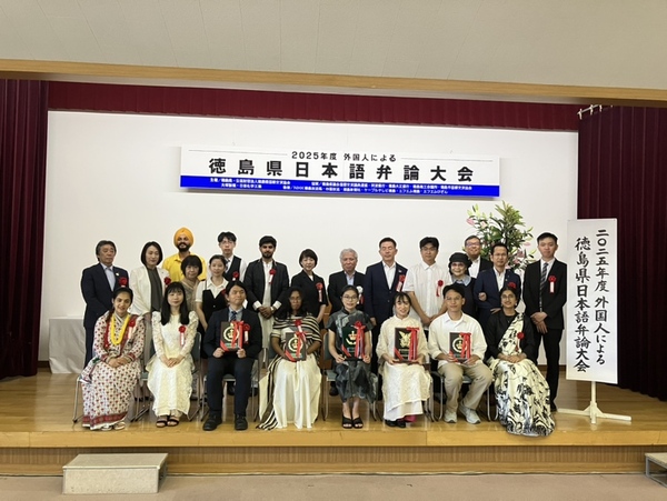 留学生が「外国人による徳島県日本語弁論大会」で受賞しました